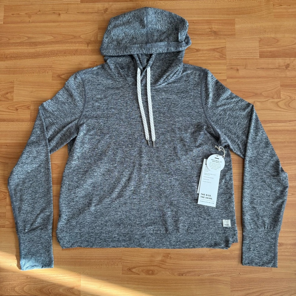 Vuori Halo Essential Hoodie in Heather Grey